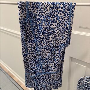 Blue & White Leopard Print Leggings